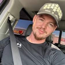 Holly Hayden's Instagram, Twitter & Facebook