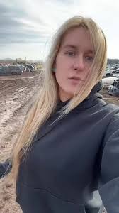 Are there lady speakers at the junk expo?