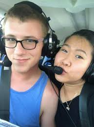 Anh phi công Mỹ trúng sét ái tình với cô y tá Việt