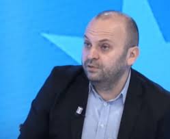 Lajçaku takohet me Escobarin, diskutojnë për hapat e mëtutjeshëm në dialog 