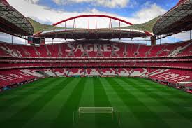 Официальное название стадиона — эштадиу да луж (estádio da luz). Benfika Futbolnyj Klub Benfica Fc