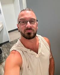 Zachary Costello's Instagram, Twitter & Facebook