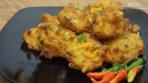 Ya, pastikan minyak goreng berada dalam kondisi yang panas saat bunda akan menggoreng adonan bakwan. Bakwan Sayur Bala Bala Ala Rumahan Home Cooking Notes