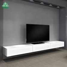 È contraddistinto da due ripiani aperti e due armadietti con ante che si aprono verso il basso e dispone di ampio spazio per contenere lettori dvd, console di gioco. Porta Tv Per Camera Da Letto Giuseppe Luiginvini