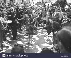 Le 8 mai 1945 signifie la fin du nazisme. V E Tag In London 8 Mai 1945 Stockfotografie Alamy