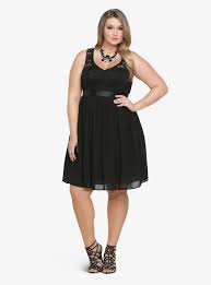 Amazon Com Torrid Plus Size Scalloped Lace And Chiffon Dress Clothing Plus Size Mini Dresses Chiffon Dress Dresses