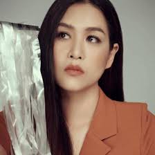 Hà Hương: Từ "Nguyệt thảo mai" đến bà trùm xã hội đen ở "Bão ngầm"