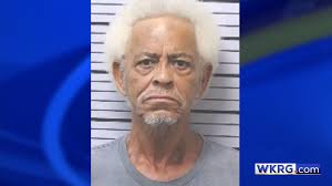 Bus driver braids hair of little girl whose mother died