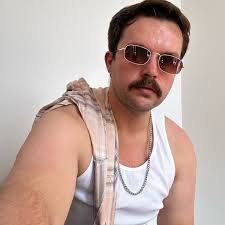 Louis Glazzard (@louisglazzard) • Threads, Say more