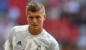 Toni kroos verrat schuh tick. Kroos Hazard Entscheidet Spiele Jovic Als Verstarkende Option Real Total