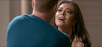 Carolina faz escândalo após descobrir segredo de Arthur