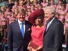 Queen maxima of the netherlands looks a vision on royal visit. Nierderlandisches Konigspaar Willem Alexander Und Maxima Besuchen Munchen Munchen Tv