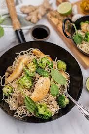 Rezept Gebratene Nudeln Mit Huhn Gemuse Asia Style Rezept Gebratene Nudeln Nudeln Mit Huhnchen Rezepte