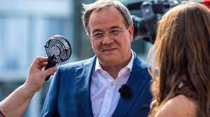 He is known for his work on tatort (1970), farbe bekennen (1990) and pelzig hält sich (2011). Omeqni25ikiwpm
