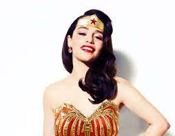 Emilia Clarke As Wonder Woman Not Daenerys Wonder Woman Geek Girls Celebrity Pictures