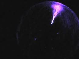 ✅ tesla coil plasma ball ᴴᴰ. File Diy Lightbulb Plasma Ball With 555 Driven Ignition Coil Ogv Wikimedia Commons