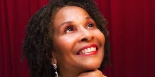 Cornelia Browning's Instagram, Twitter & Facebook