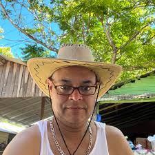 Leonel Fernández que fue el Primero que encendió las Redes Sociales  criticando el Apagón Nacional en su Propio Gobierno ocurrieron 33 Apagones  Nacionales, al parecer Fernández a Perdido la Memoria o la