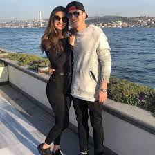 Der nationalspieler veröffentlichte ein foto von sich und seiner freundin bei instagram. Amine Gulse Das Ist Die Freundin Von Mesut Ozil Ozil Capristo Models