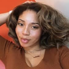 Carol Pinkney's Instagram, Twitter & Facebook