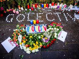 The colectiv nightclub fire was a deadly fire in bucharest, romania, on 30 october 2015, which killed 64 people (26 on site, 38 in hospitals) and injured 146. Tragedia Din Colectiv Cine Sunt Cele 64 De Victime Care Au Murit In Urma Incendiului Artisti Fotografi Jurnalisti Olimpici Si StudenÅ£i StrÄini Printre Cei DispÄruÅ£i Galerie Foto