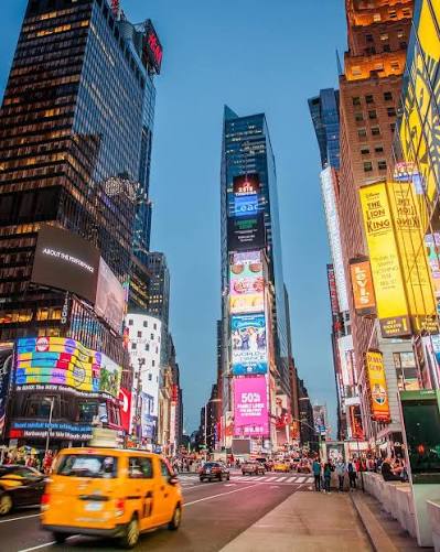 NYC💙 . . . . . #newyork #America #ny #nyc #newyorkcity #bigcity #street # usa #UnitedStates #city #citylife #urbanism #photo #megapolis #urban  #urbanporn #architectureporn #skyscraper #american #vsco #vscocam  #photoftheday #photogrid #cityscape #travel ...