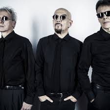 Per aspera ad astra www.enricoruggeri.info. Decibel Enrico Ruggeri Torna Con La Sua Band Il Rock La Musica Che Facciamo Da 40 Anni E Oggi La Nuova Classica Il Fatto Quotidiano