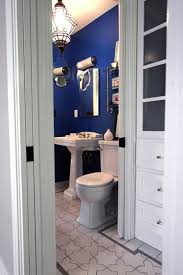 Great Idea Gorgeous 25 Most Bright Bathroom Paint Color Ideas Trend 2018 Https Goodsgn Com Bathroom Blue Bathroom Walls Bathroom Styling Royal Blue Bathrooms