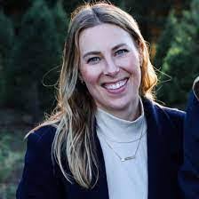 Lindsay Gregg's Instagram, Twitter & Facebook