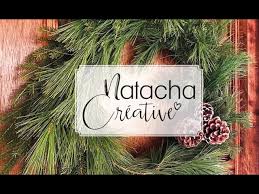 Arrivé en haut de l'arbre, enroulez la guirlande autour d'une branche. Comment Faire Une Jolie Guirlande De Noel Vegetale Youtube