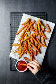 Leckere Gesunde Susskartoffel Pommes Aus Dem Ofen Eat This Foodblog Vegane Rezepte Stories Rezept Susskartoffel Pommes Susskartoffel Rezept Ofen Lecker