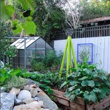 Akoris Garden Tuteur Sr Edible Garden Modern Trellis Modern Landscaping