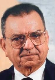 Gráfica sin fecha # **RAMÓN CORRO: DE MUCHACHO DE MANDADOS A DESTACADO  COMENTARISTA DE BÉISBOL…** Hablar de gente amiga que uno quiere de verdad  no es fácil, por cuanto uno puede caer