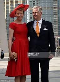 Unofficial page pour contacter le roi : Visite D Etat Du Roi Philippe Et De La Reine Mathilde En Republique Royal Wardrobe Clothes Royal