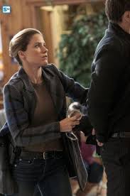 Photos Chicago Pd Season 3 Episode Promotional Photos Episode 3 12 Looking Out For Stateville Nup 172012 Chicago Pd Women S Uniforms Police Women