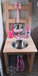 So Lernen Sie Sich Selbstandig Zu Waschen Ohne Hilfe Kinderwaschstuhl Simple And Cool A Chair To Wash For Chi Kinder Badezimmer Kinder Zimmer Kinderzimmer