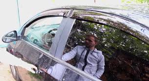 Tie a slipknot in the middle of a piece of tough string or paracord that's at least six feet long. How To Unlock Car In Seconds Using Only Piece Of String