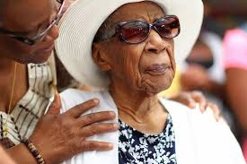 Uma holandesa, que era então a pessoa mais velha do mundo, morreu ontem aos 115 anos. Mulher Mais Velha Do Mundo Revela Seus Segredos De Longevidade Amor Longas Horas De Sono E Bacon Hypeness Inovacao E Criatividade Para Todos