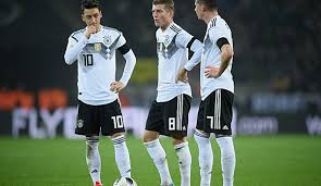 Mesut özil, 32, aus deutschland ⬢ position: Toni Kroos Kritisiert Mesut Ozils Rucktritt Und Bleibt Der Nationalmannschaft Erhalten