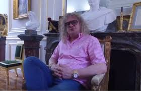 Un reportage de m6 montre la tenue de plusieurs dîners privés, haut de gamme et clandestins à paris. Pierre Jean Chalencon Yemp