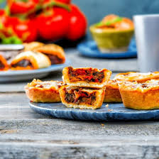 Tarte Salee Aux 3 Poivrons Et A La Mozzarella Recette En 2020 Tarte Salee Recettes De Cuisine Cuisine Et Boissons