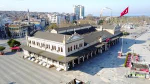 Haldun taner diğer sahnelere göre daha ufak olmasina rağmen çok daha samimi bir ortam haldun taner sahnesinde bugün ocak oyunu ile kadıköy sakinlerine güzel bir iki saat geçirme imkanı sunuyor. Bir Cok Unlu Isim Yetismisti Konservatuvar Ogrencilerinden Tarihi Binadan Tasinma Kararina Tepki Gazete Demokrat Gundem Ve Son Dakika Haberleri