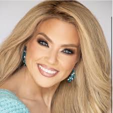 Stacy Raines's Instagram, Twitter & Facebook