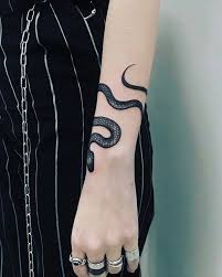 Il tatuaggio sopracciglia è una tecnica di tatuaggio molto richiesta. Tatuaggi Tattoo Tattoos Tatuaggio Ink Inked Art Tattooink Italy Tattooed Instatattoo Tattooshop Idee Per Tatuaggi Tatuaggi Psichedelici Tatuaggi