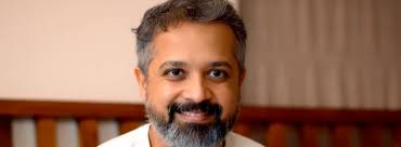 KWK 6: It's very serious: Vicky Kaushal confirms his relationship with  Harleen Sethi