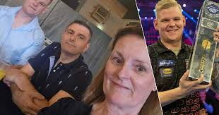 Hij gaat z'n geld niet vergooien aan luxe en feestjes”: de topweek van De  Decker door de ogen van zijn mama