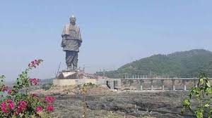 Spring temple buddha a primit numele de la sursa caldă situată aproape de tianrui, în premierul narendra modi a inaugurat cea mai mare statuie din lume, situată în provincia gujarat din vestul indiei. Cea Mai Mare Statuie Din Lume Va Fi InauguratÄ In India E Mai InaltÄ Decat Orice ClÄdire Din Romania