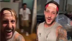 Το αγαπημένο show μεταμφιέσεων του ant1, your face sounds familiar , έκανε για 6η χρονιά την πρεμιέρα του το βράδυ της κυριακής 16/02, με οικοδέσποινα τη μαρία μπεκατώρου. Mpogdanokatastash Otan O Kwnstantinos Mpogdanos Synanthse Ton Hlia Mpogdano