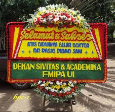 Tangan bu guru ikut putih menulisnya. Bellva Florist 085885977731 Toko Bunga Cikarang 085885977731