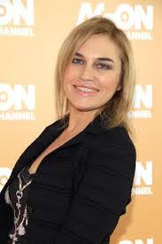 Linda Isola's Instagram, Twitter & Facebook